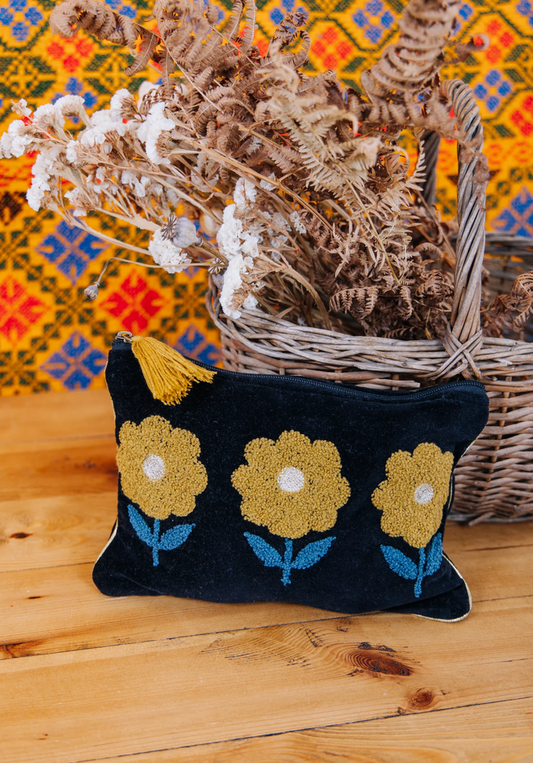 Black Triple Flowered Pouch